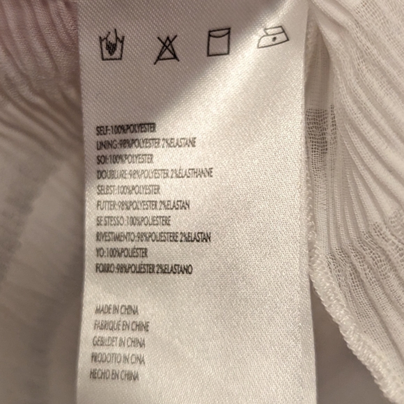 Eggie White Going Out Flowy Top Size XL - Picture 6 of 7